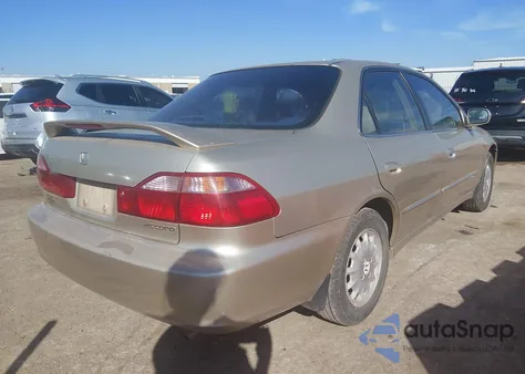 2000 Honda Accord 2.3 Ex z USA, uszkodzony, nr VIN JHMCG5655YC016101